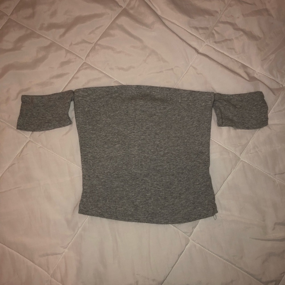 BASIC GREY OFF THE SHOULDER CROP TOP